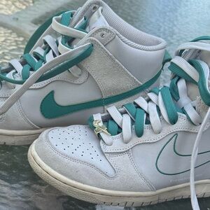NEW Vintage “First Use Pack” Nike High SE